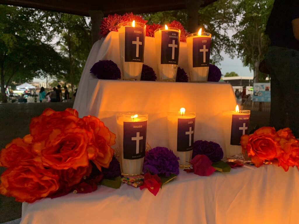 Altar de Día de Muertos a víctimas de feminicidio