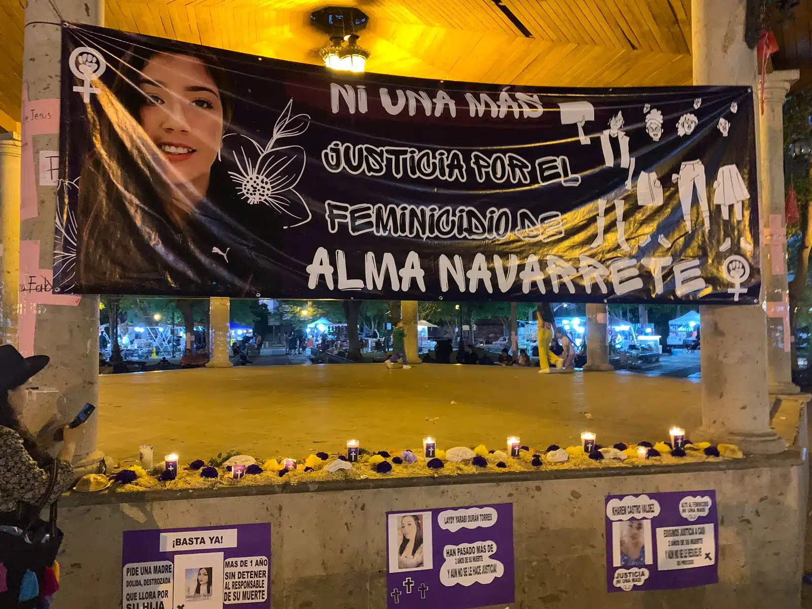 Altar de Día de Muertos a víctimas de feminicidio