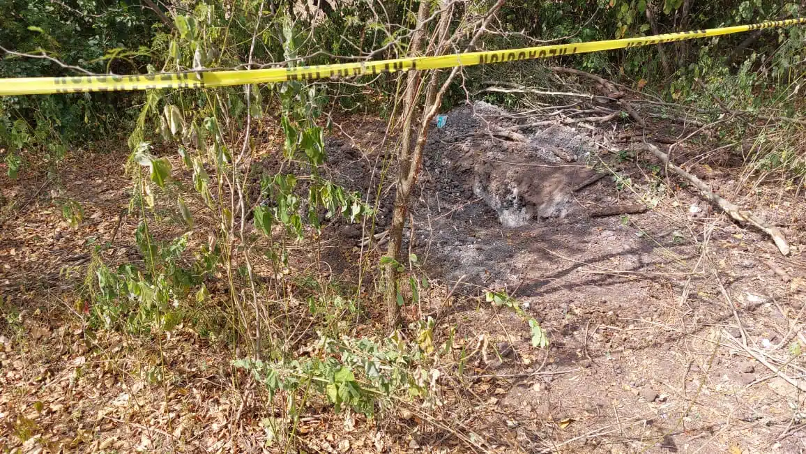 Fosa clandestina sobre una vereda