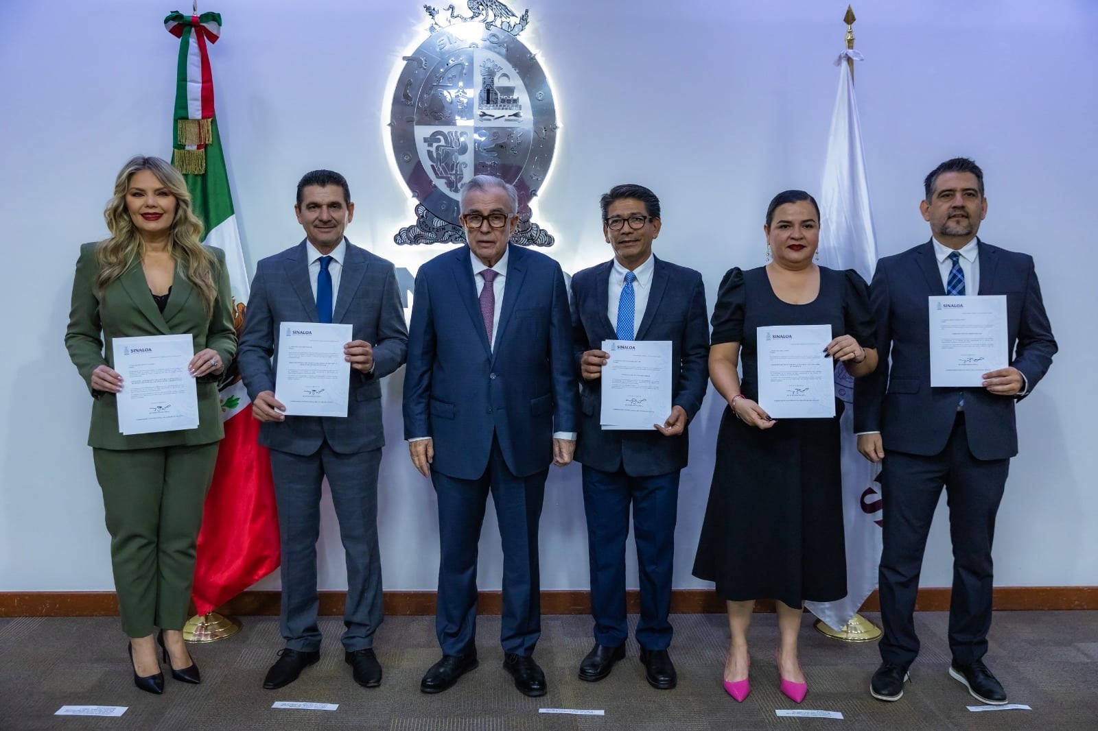 Rubén Rocha Moya hace oficial los 5 nuevos nombramientos en su gabinete