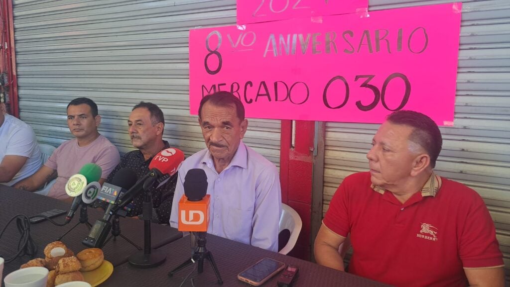 Guillermo Algándar García en conferencia de prensa