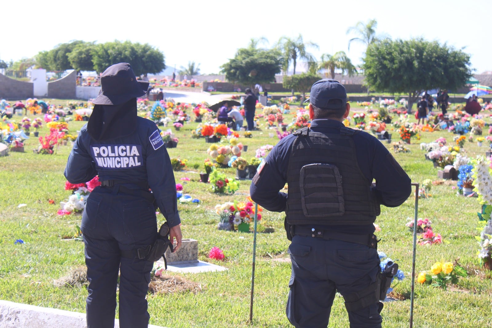 operativo en panteones de Mazatlán