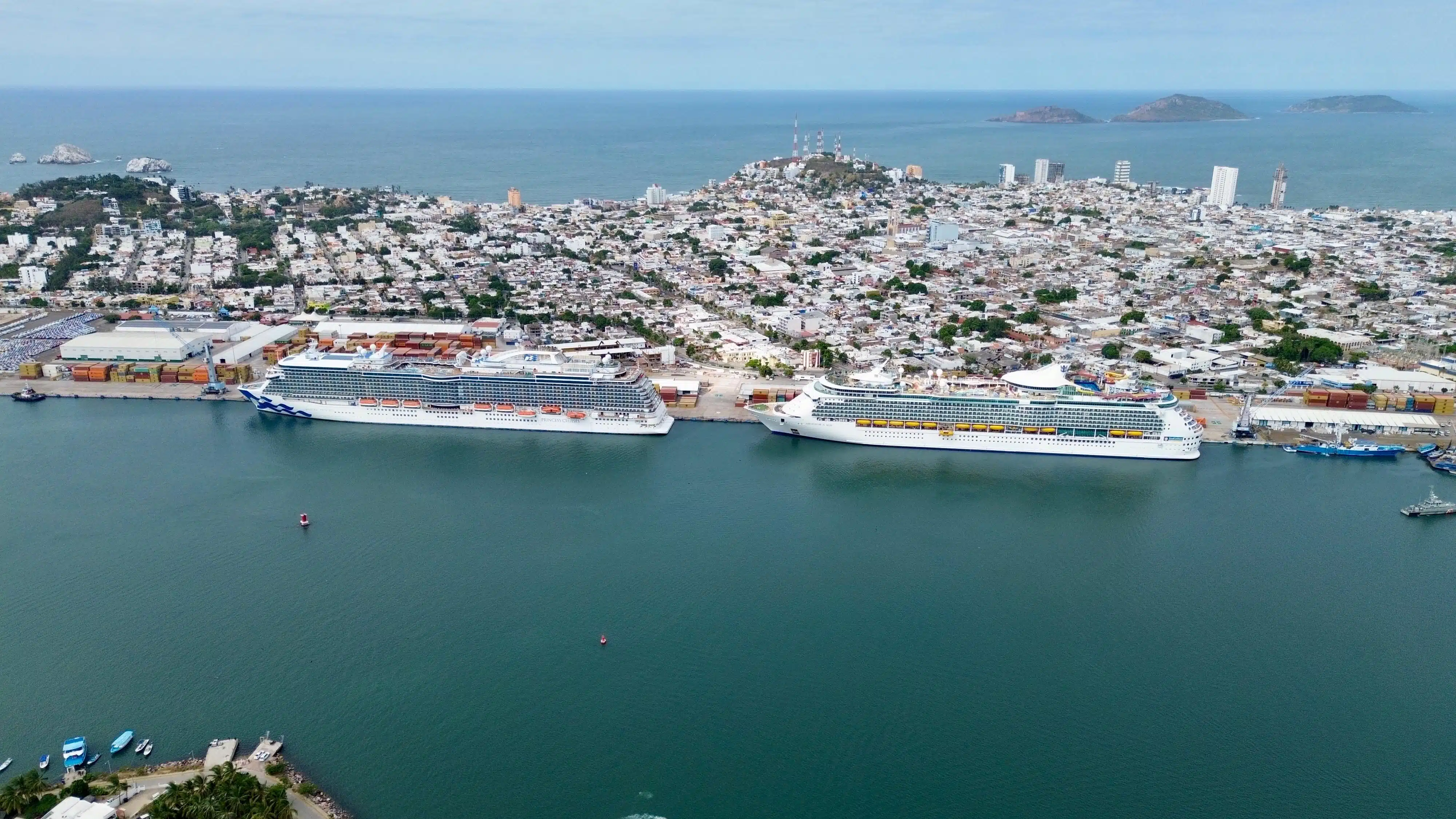 Cruceros turísticos llegan a Mazatlán