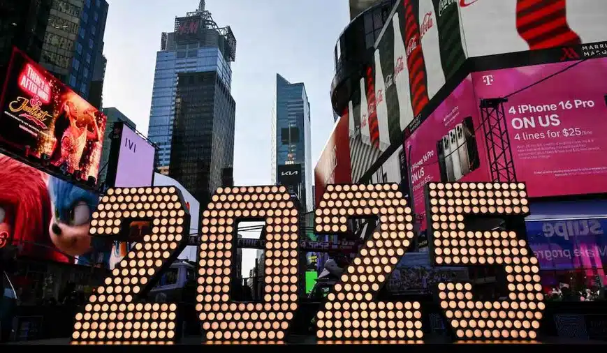 ¡Todo listo para el año nuevo! El número 2025 ya brilla en el Times Square de Nueva York