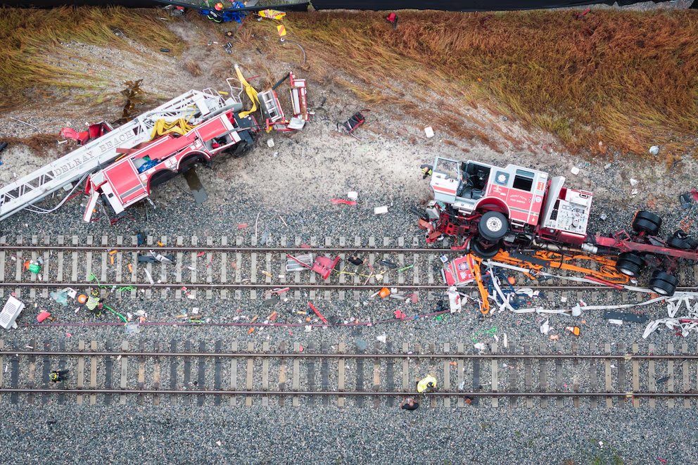Tren de alta velocidad choca contra un vehículo de bomberos y deja varios heridos en Florida, EU