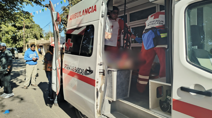 Accidente-motociclistas chocan contra un autobús-Guasave