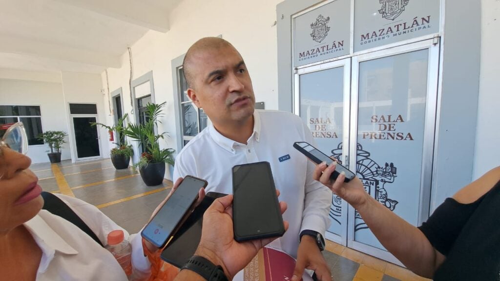 Ángel Fernando Arvallo Quintero, titular de la Oficialía Mayor del Ayuntamiento de Mazatlán.