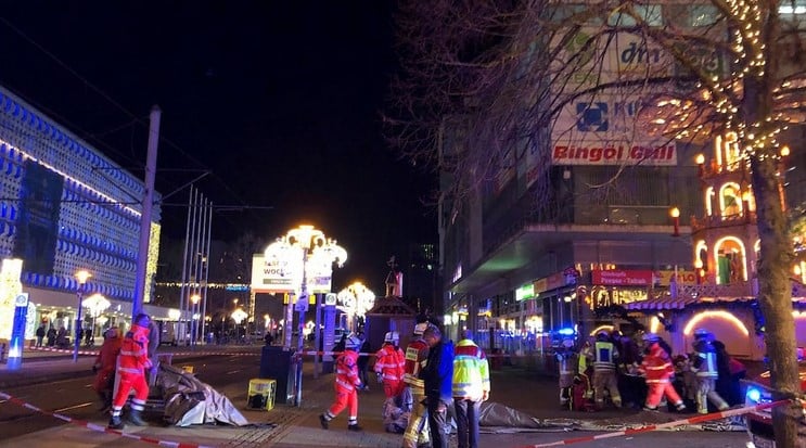 Atropellamiento masivo en mercado navideño de Alemania deja 2 muertos y al menos 60 heridos