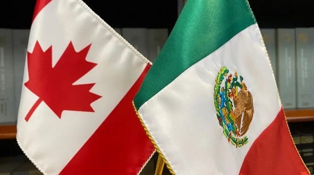 Banderas de Canadá y México