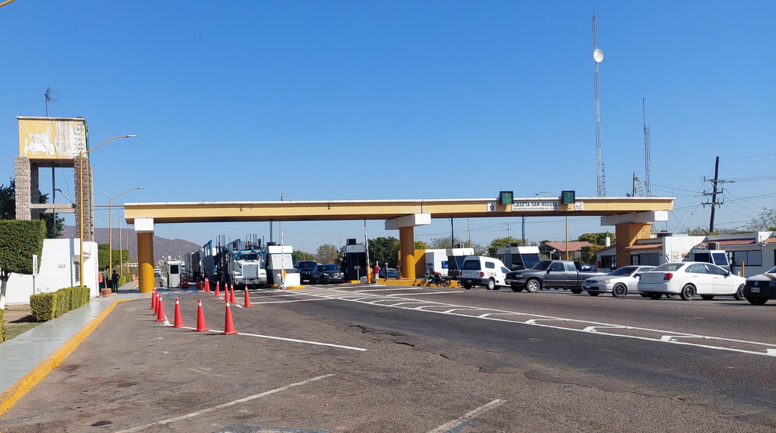 Secretaría de Obras rehabilita carreteras de destinos turísticos en Sinaloa