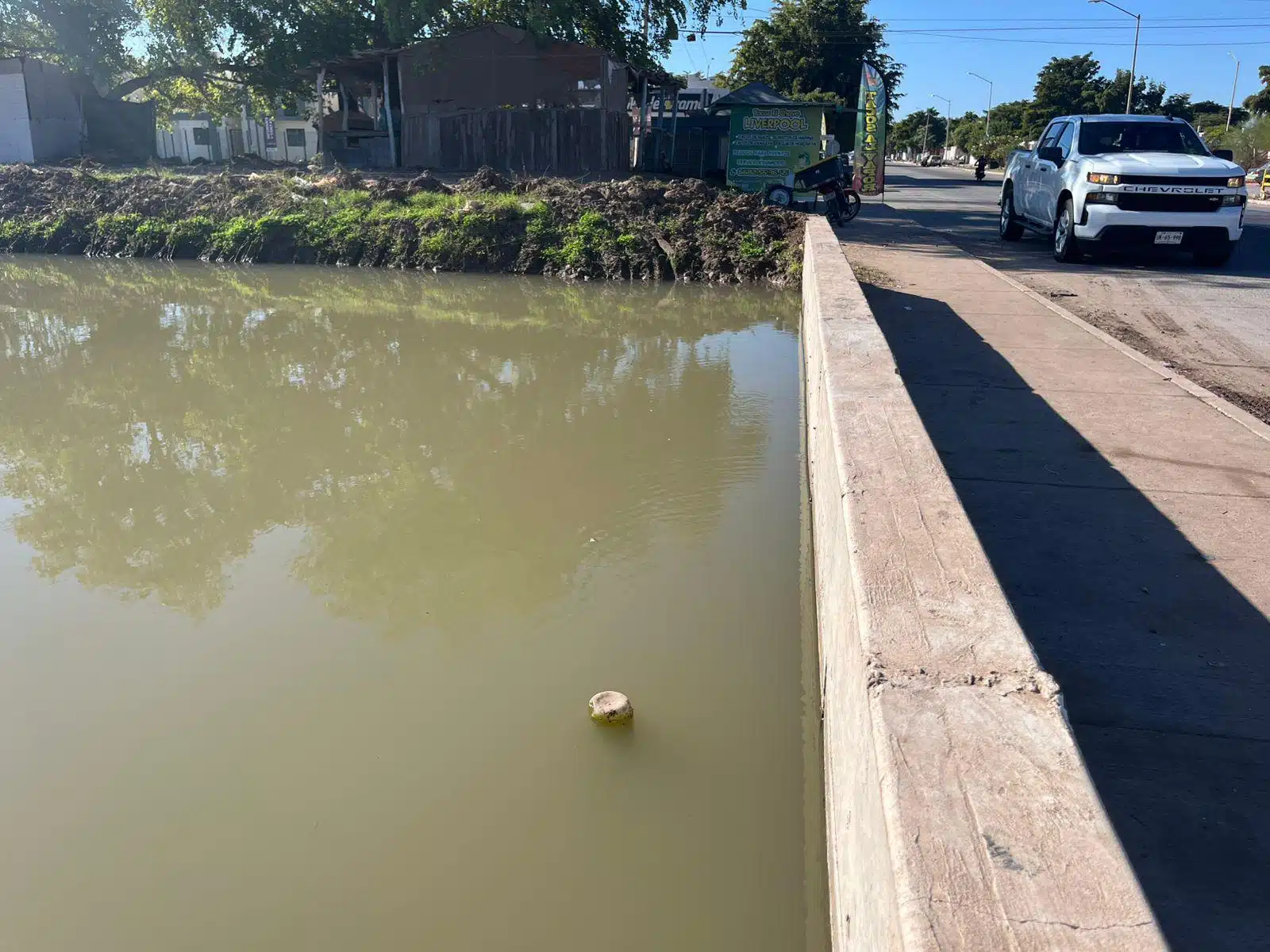 Canal de Los Mochis donde han encontrado algunos muebles las autoridades.