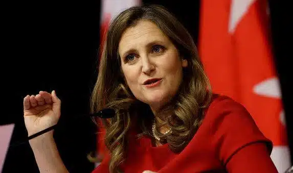 Viceprimera ministra de Canadá renuncia al cargo tras desacuerdos con Trudeau en tema de aranceles