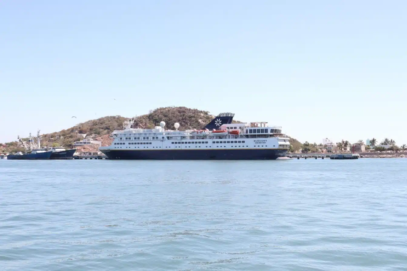 Crucero turístico en Mazatlán.