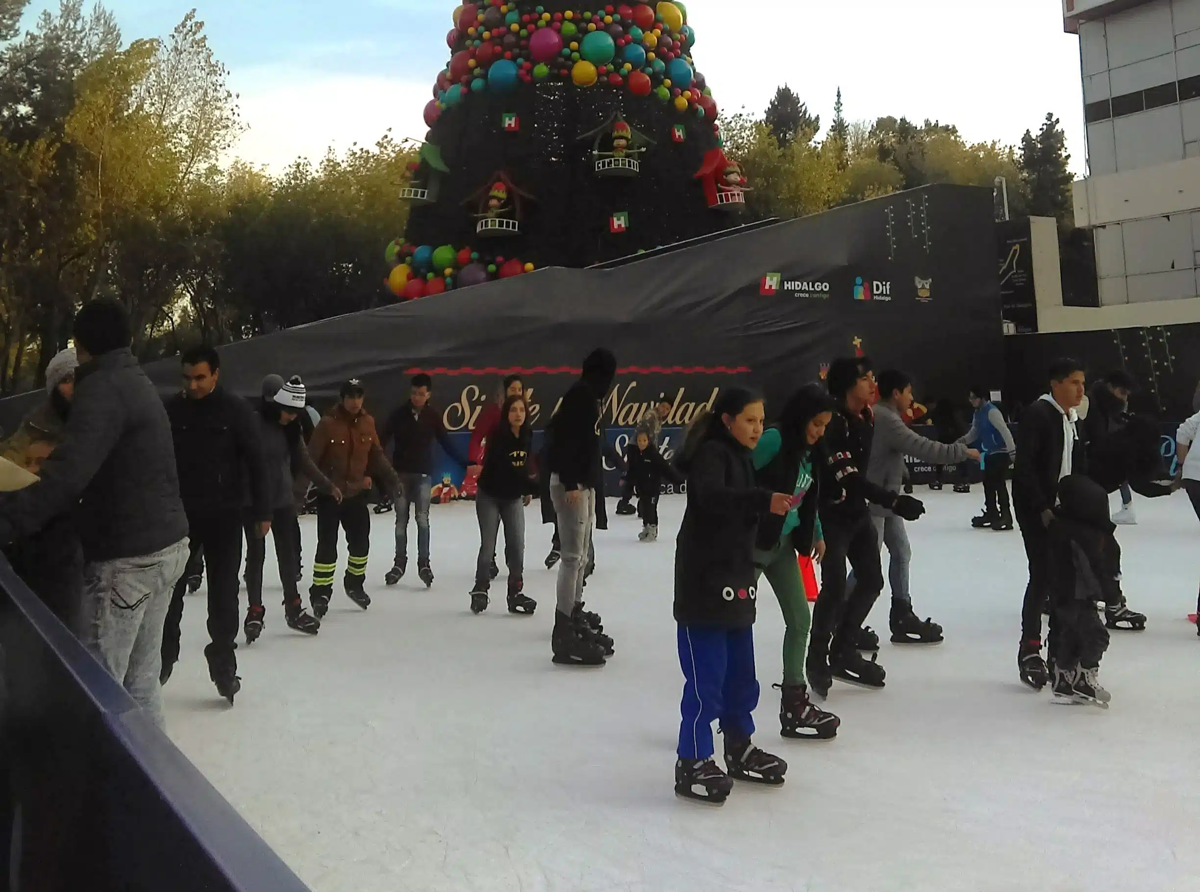 Cuándo se inaugurará la pista de hielo en Palacio de Gobierno