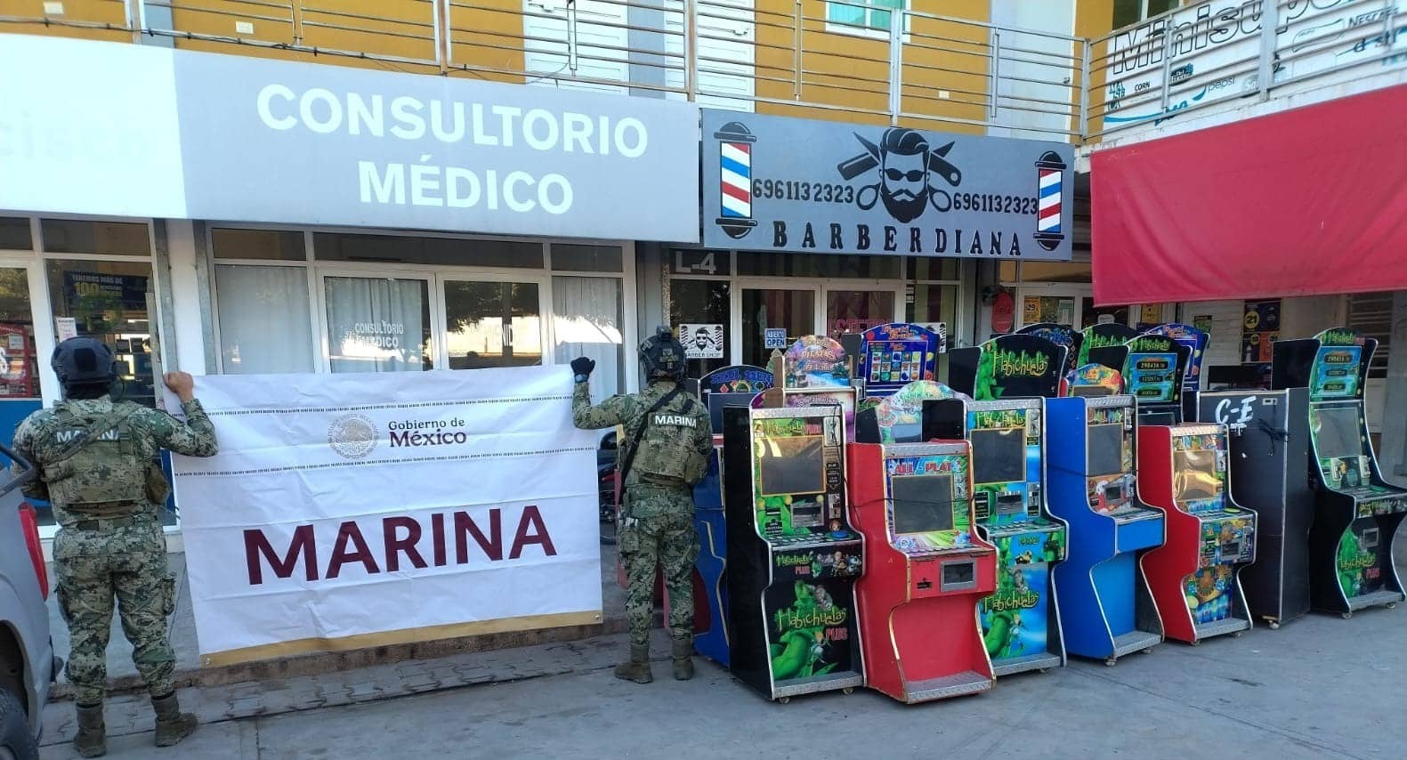 Aseguramiento de máquinas tragamonedas en La Cruz de Elota.