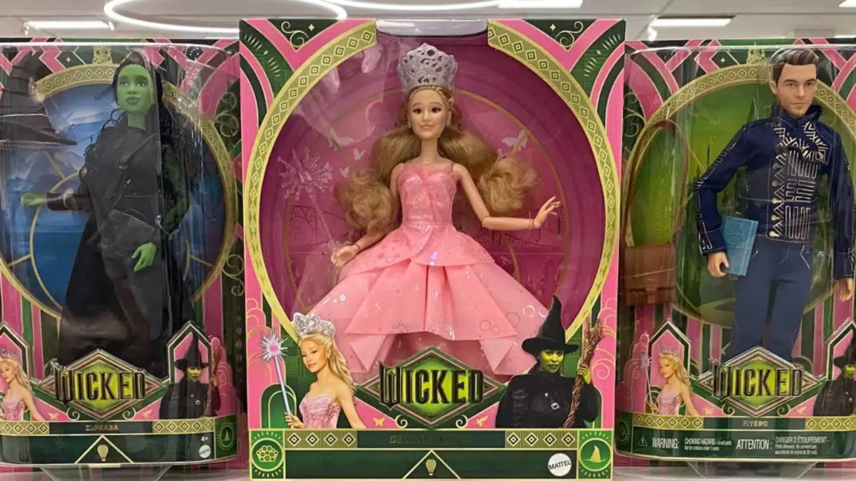 Demanda contra Mattel por vender muñecas de “Wicked” con enlace inapropiado