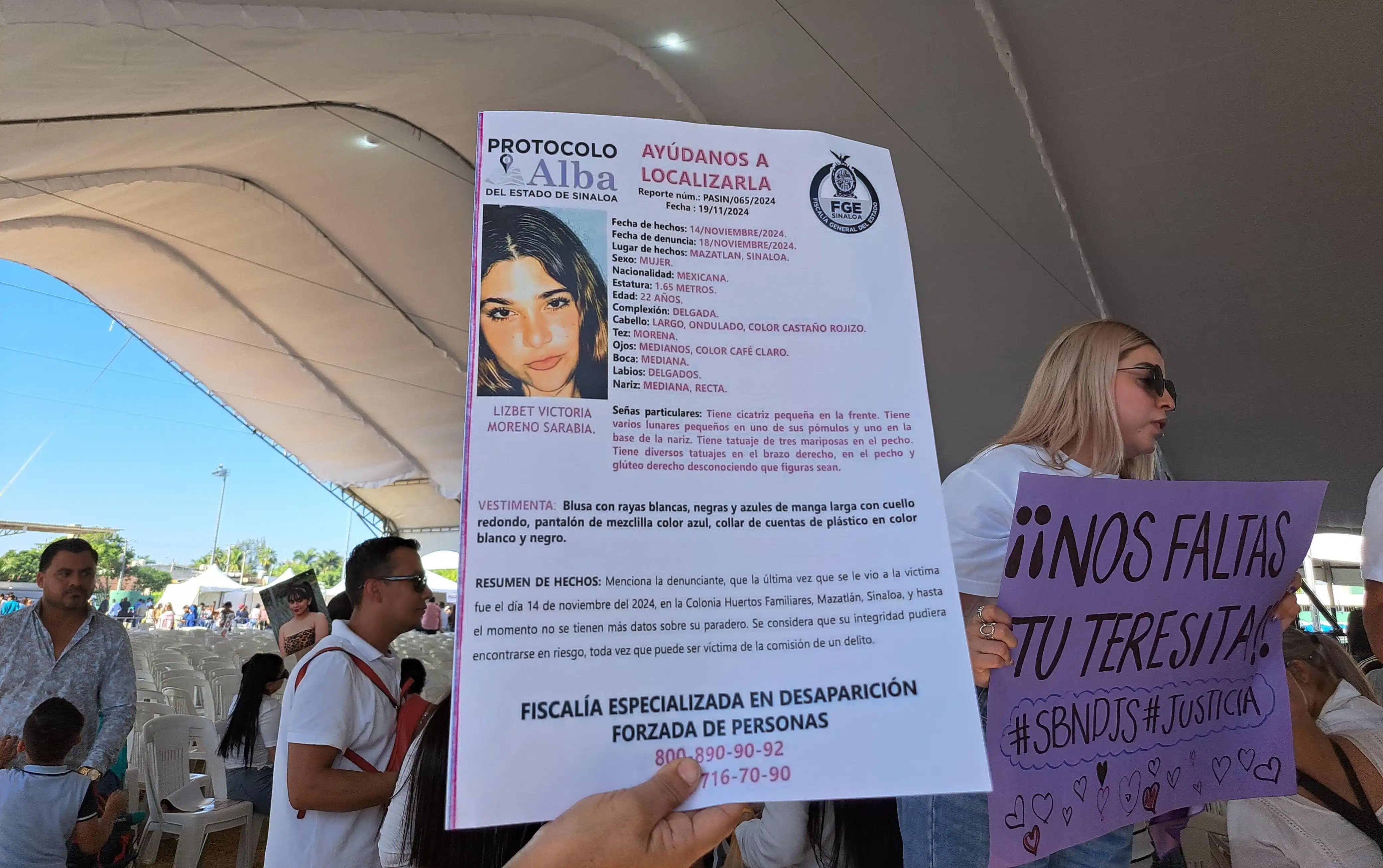 Protesta de familiares de desaparecidos en la visita de Sheinbaum en Mazatlán