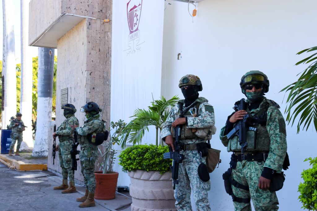 Despliegue de fuerzas de seguridad en la reunión celebrada con los alcaldes del norte.