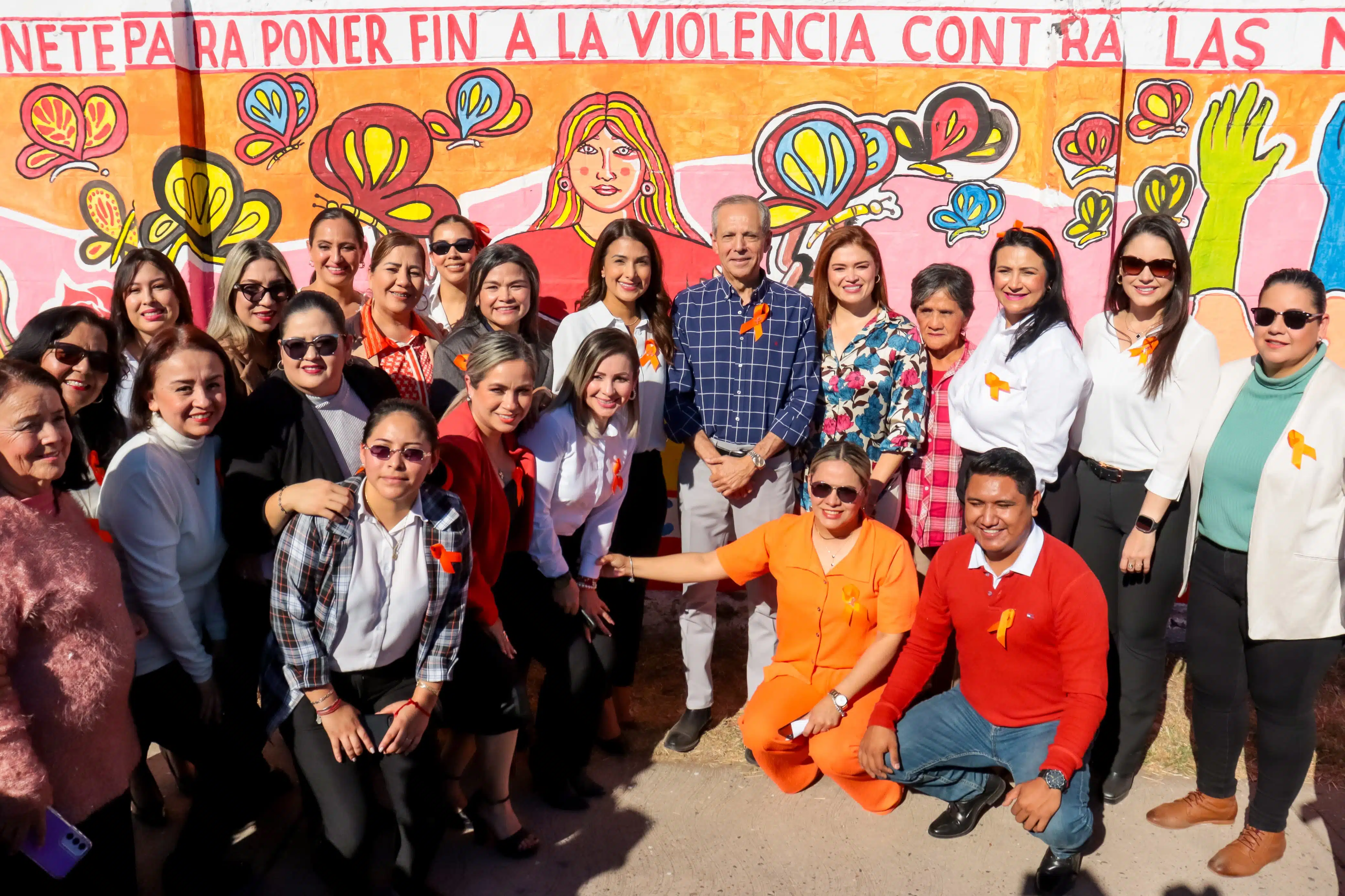 Develación del mural Fin a la violencia contra la mujer