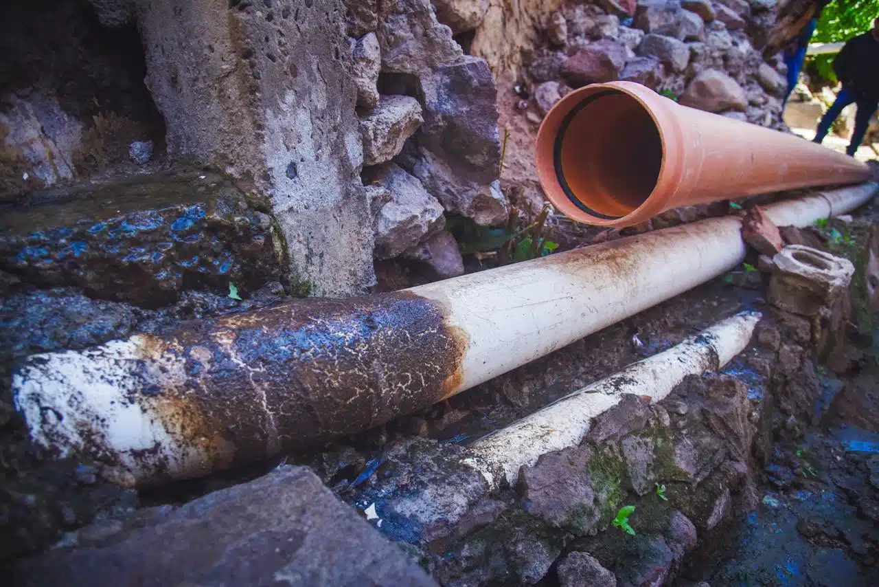 Obras de drenaje sanitario en Topolobampo