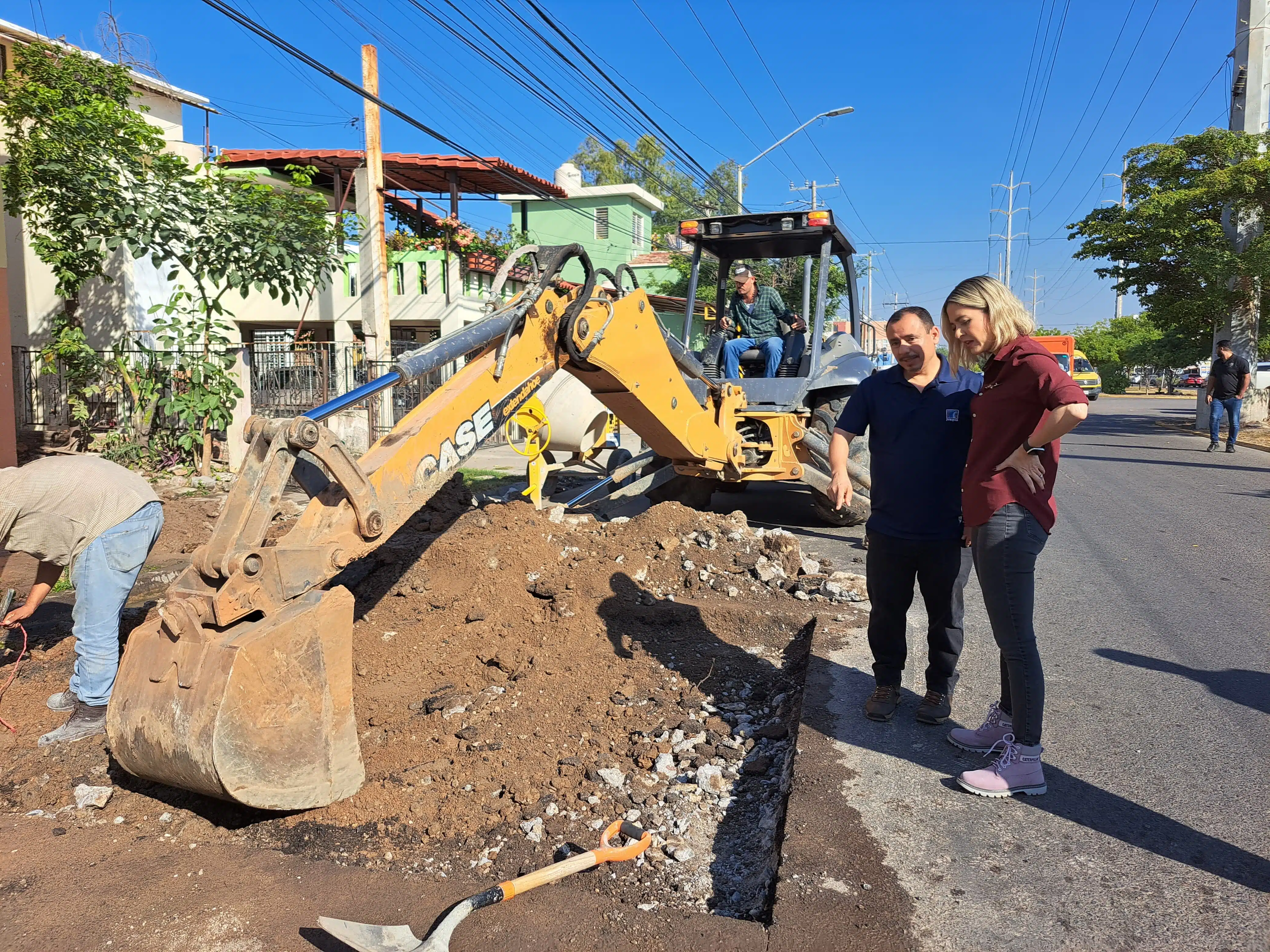 ESTRELLA PALACIOS ALCALDESA MAZATLÁN SUPERVISIÓN DE OBRAS BACHES