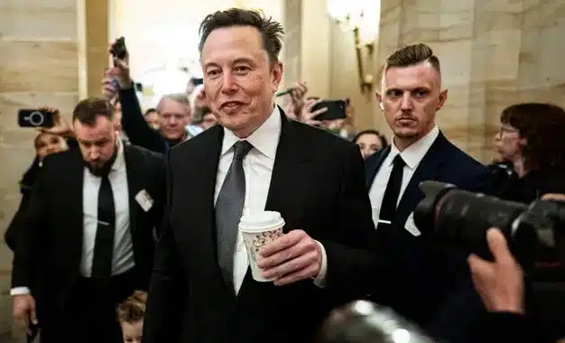 Elon Musk promueve millonarios recortes al presupuesto público en su visita al Capitolio de EU