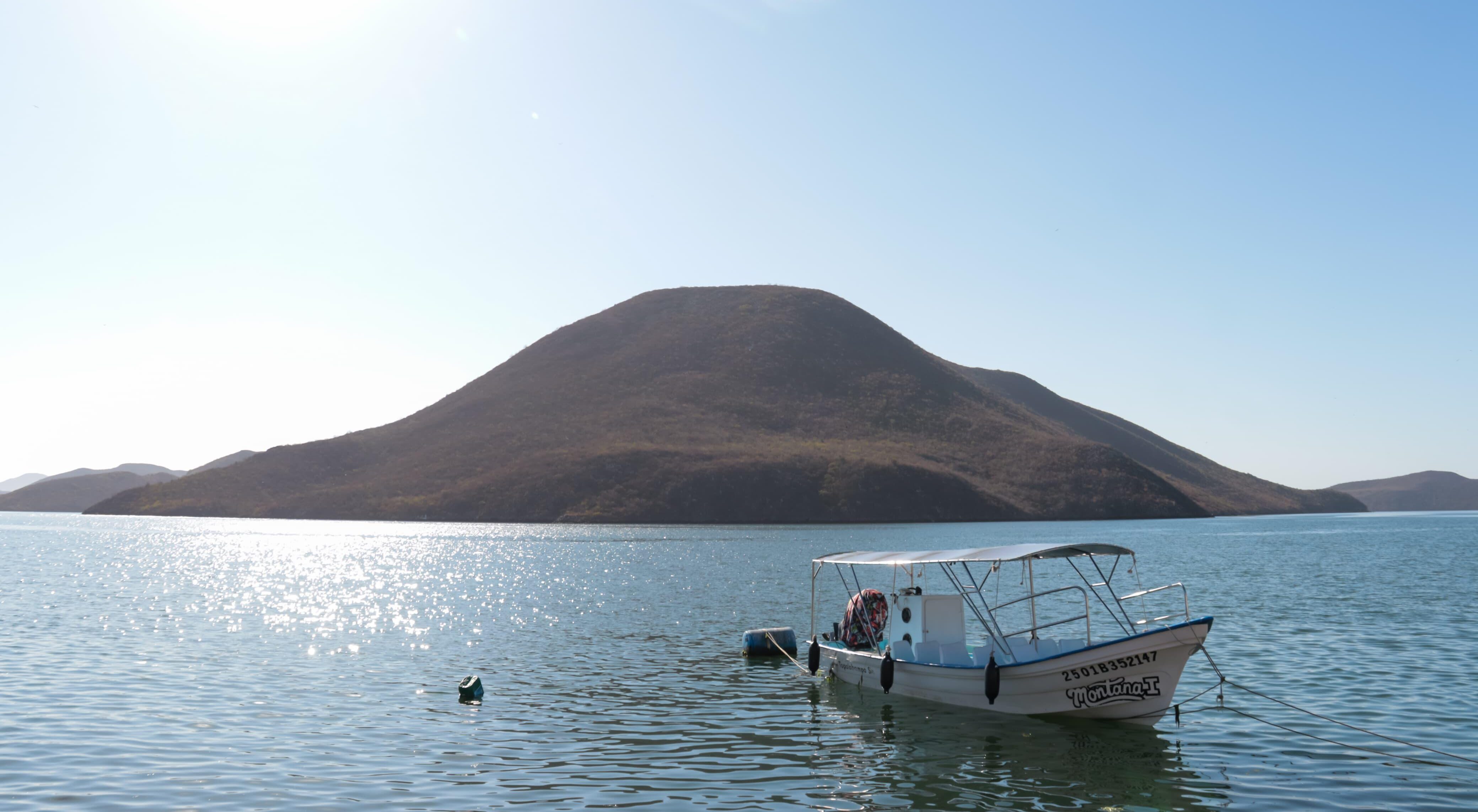 En Topolobampo aumentan los paseos por la bahía gracias a la presencia de paisanos.