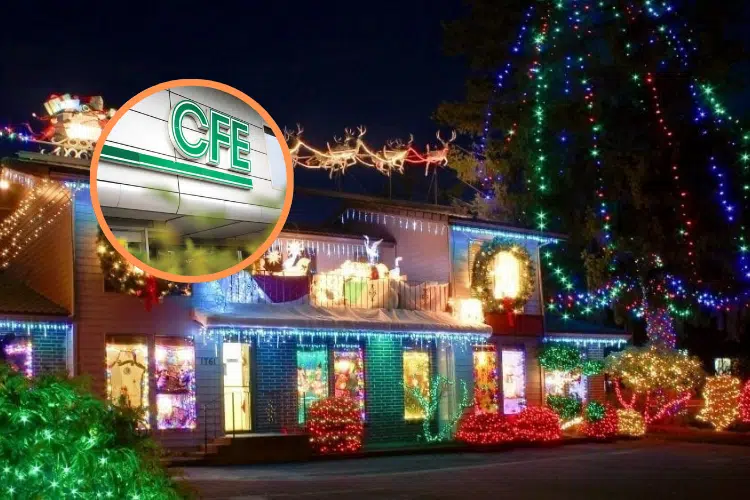 Casa adornada con luces de navidad