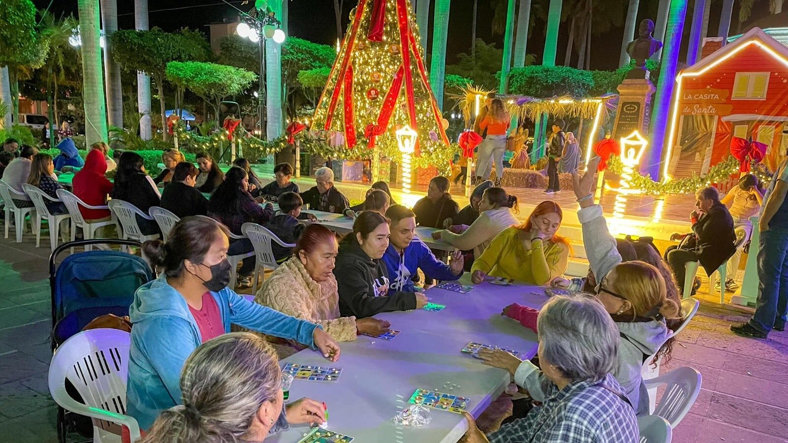 Familias abarrotan El Fuerte para pasar las fiestas de Año Nuevo