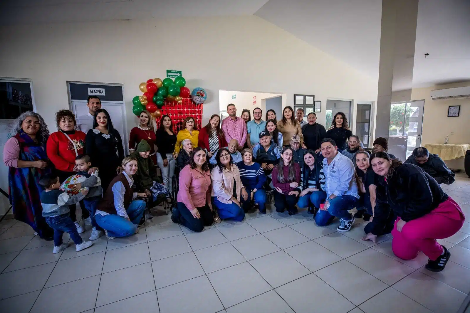 Festejo Navidad Asilo Guasave