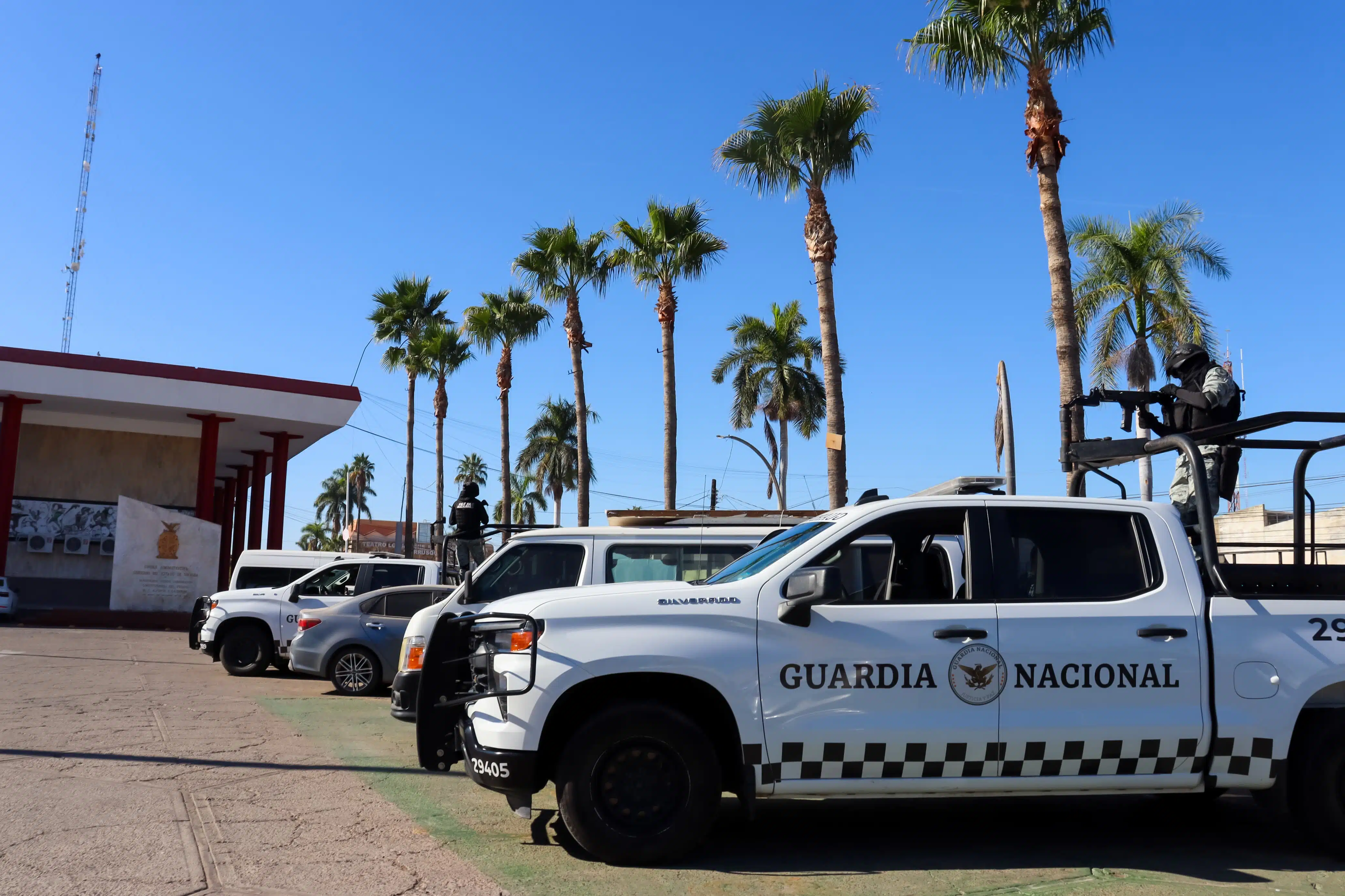 Guardia Nacional presente en el lugar donde se reunieron los alcaldes de Ahome, El Fuerte y Choix con Óscar Rentería.