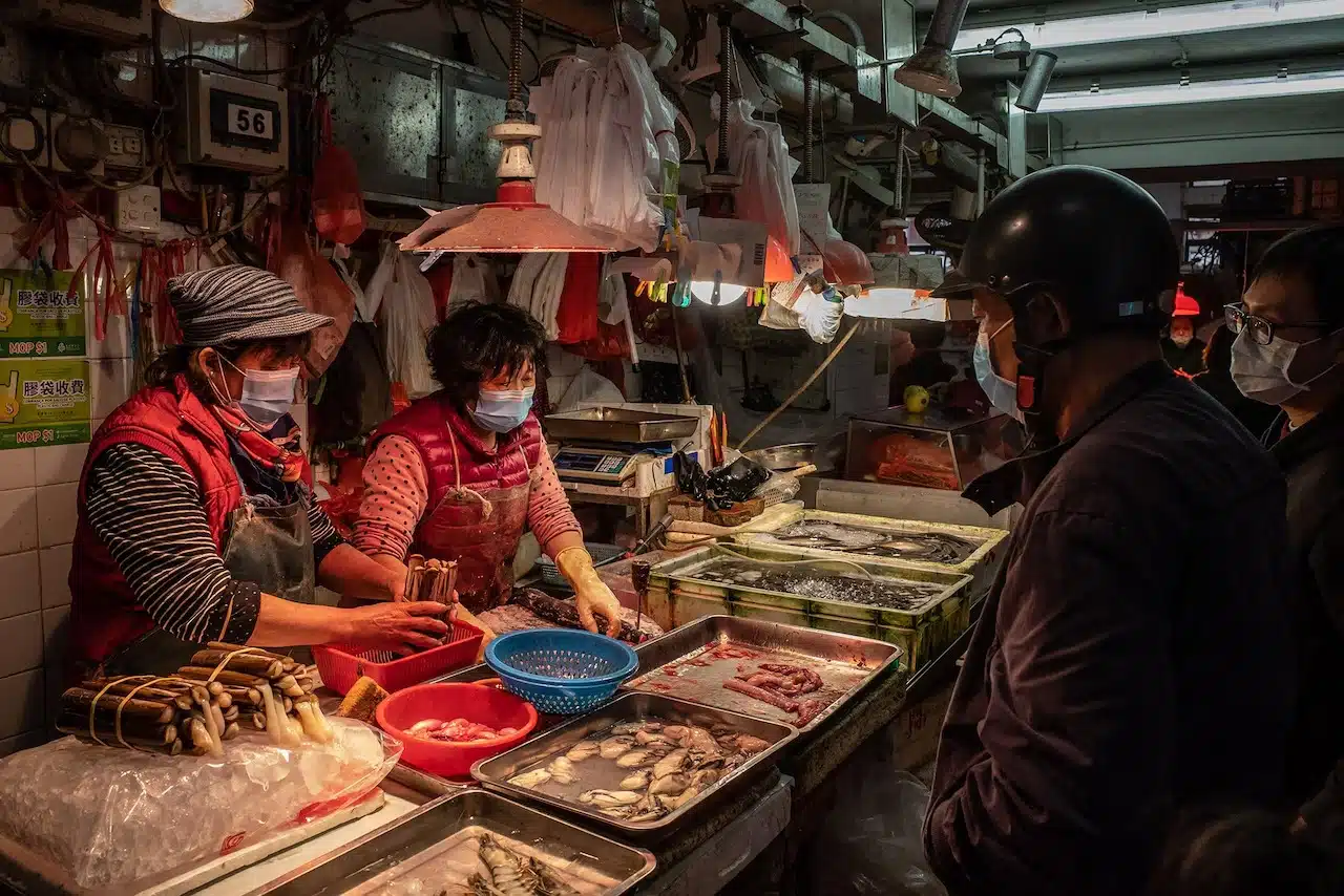 Hallazgos recientes refuerzan la teoría del origen animal del COVID-19 en Wuhan, China