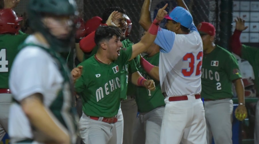 Jonathan Cardona celebrando