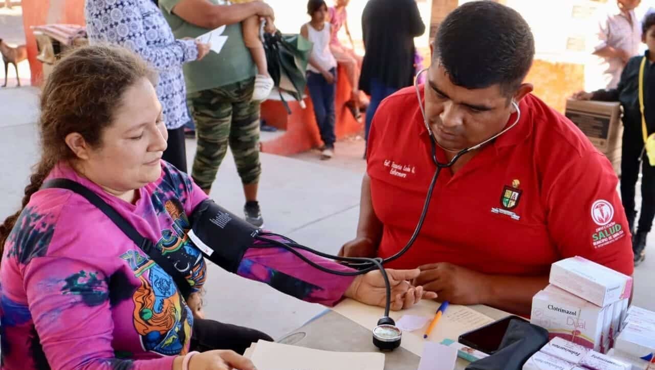 Con éxito se llevó a cabo la Jornada Médica Integral en Llano Grande, Sinaloa municipio.