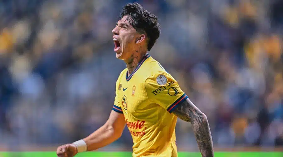 Kevin Álvarez celebra su gol del empate durante la gran final del Apertura 2024 entre América y Rayados