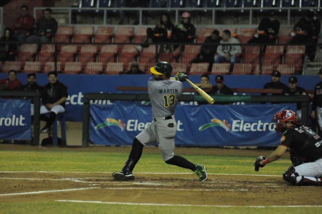 Kyle Martin dio jonrón de tres carreras en la victoria de Cañeros