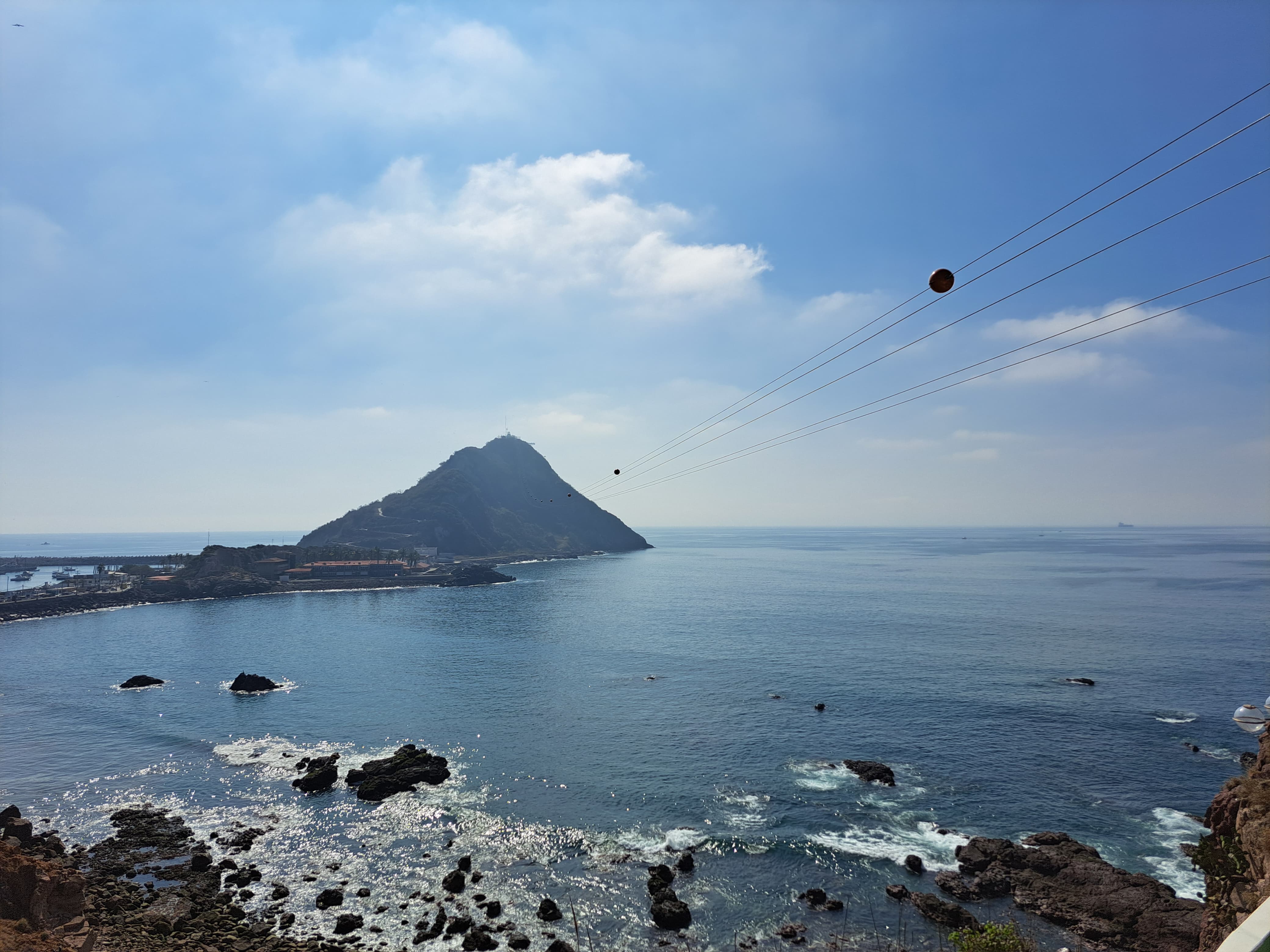 Tirolesa sobre el mar desde el cerro del Crestón hacia el Observatorio 1873