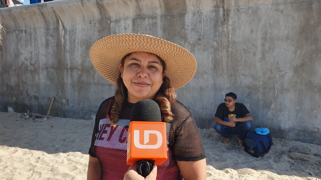 Mazatlecos y turistas comparten sus rituales de fin de año