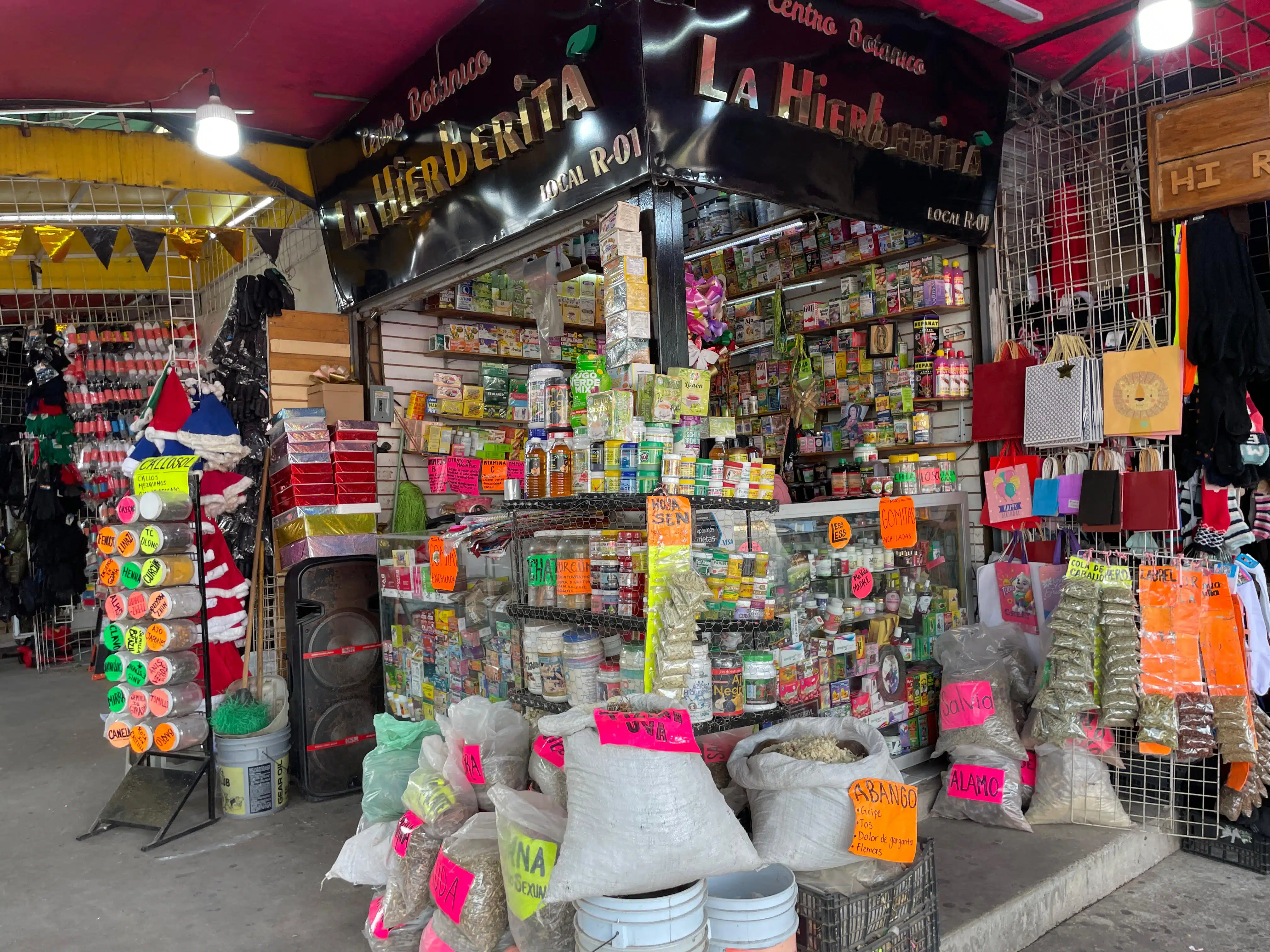 El mercado Zona 30 en Los Mochis, por época de Navidad, va a cerrar sus cortinas a partir de las 22:00 horas.