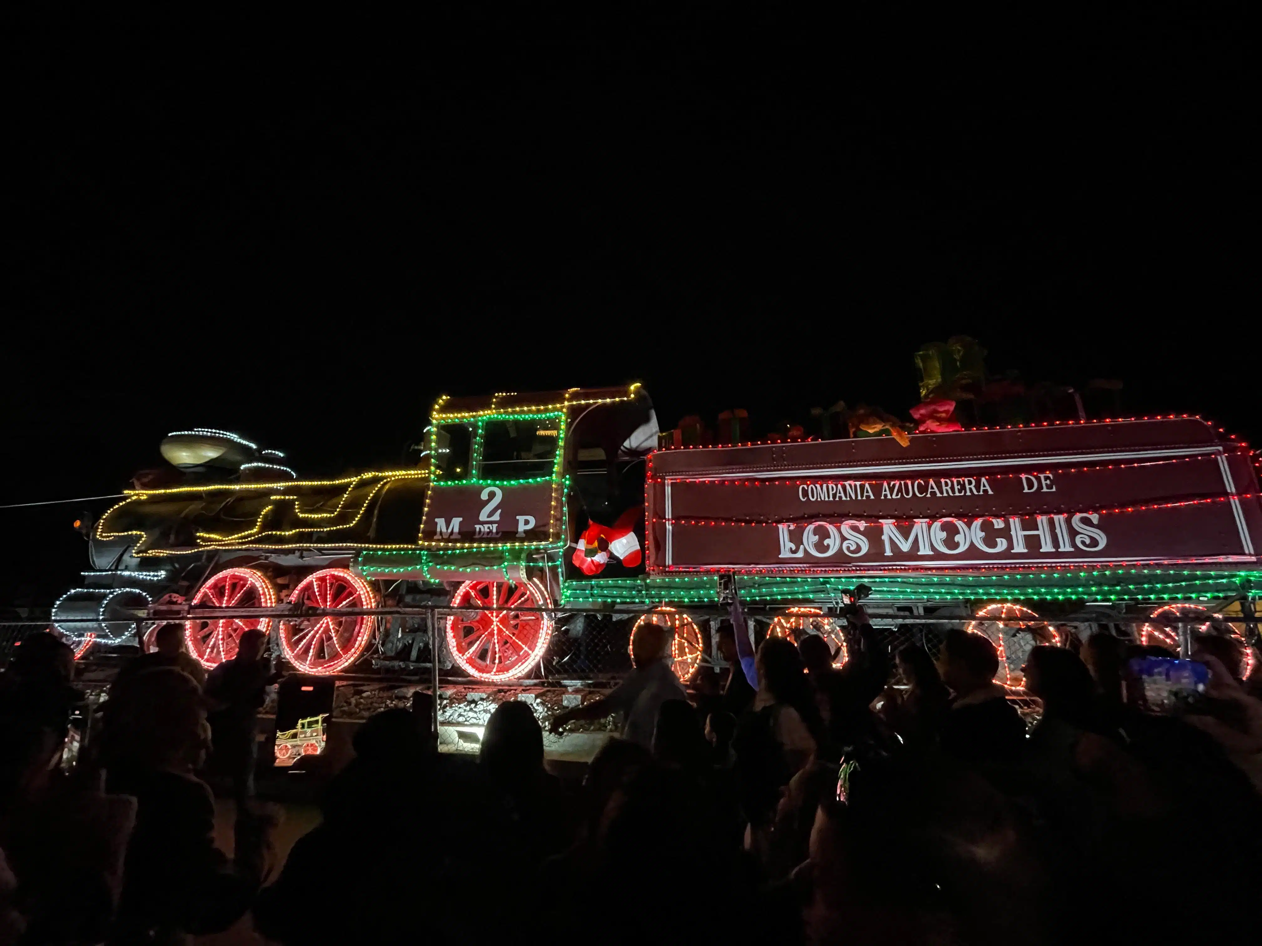 Decoración de Navidad en el ferrocarril del Ingenio Azucarero