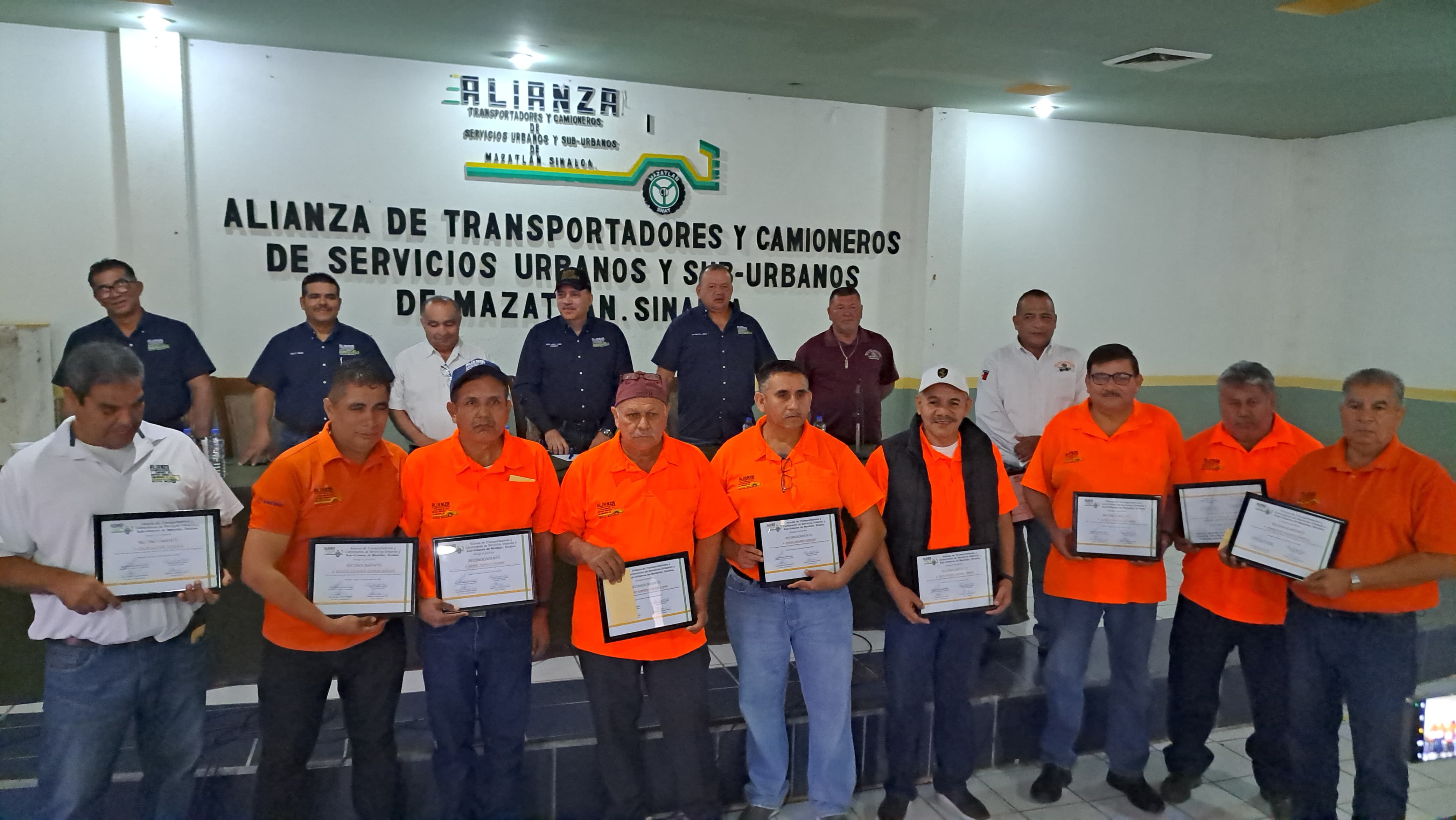 OPERADORES CHÓFERES MAZATLÁN (1)