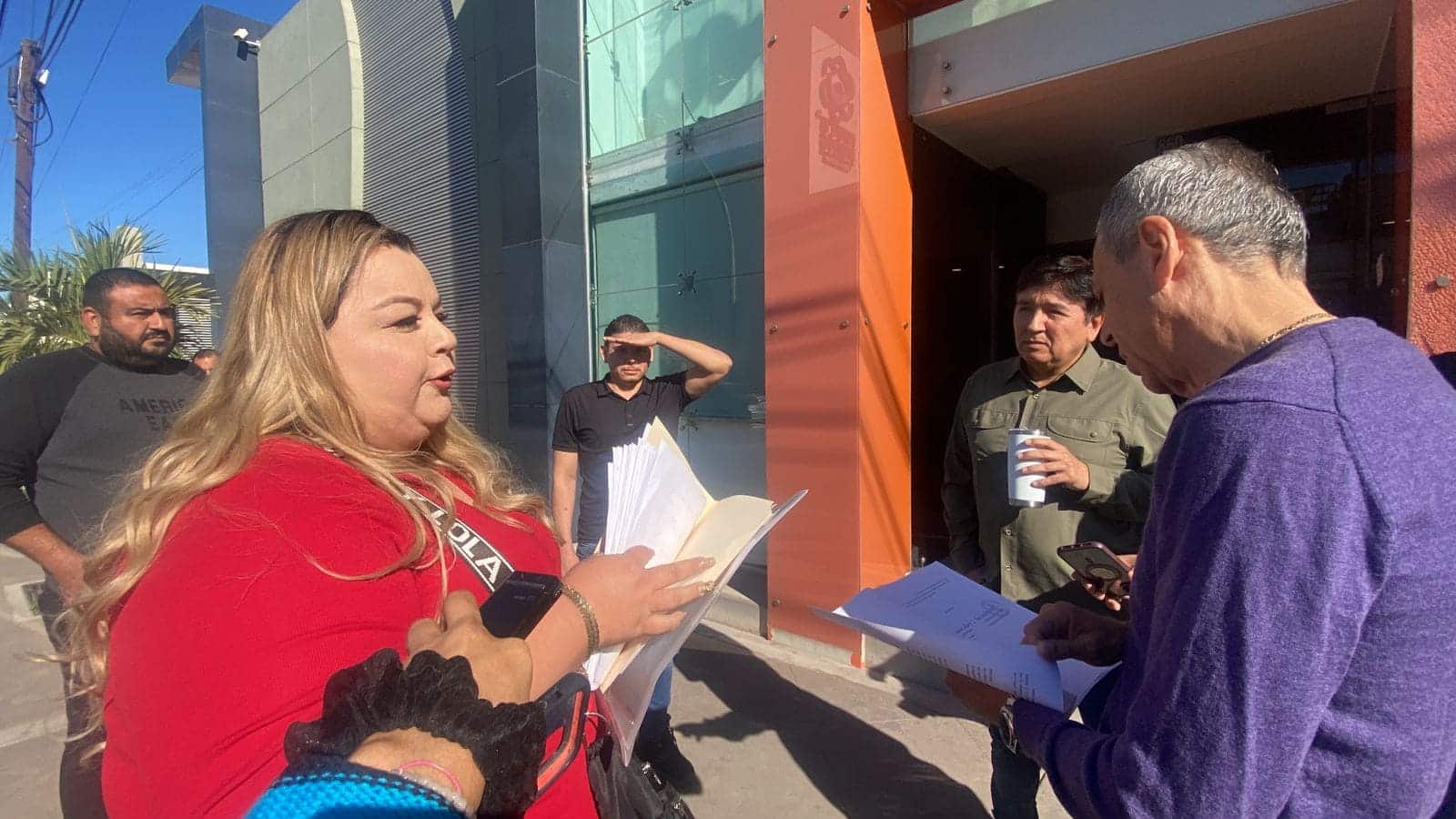 Piden abrir tienda clausurada por presunta venta de “cuetes”