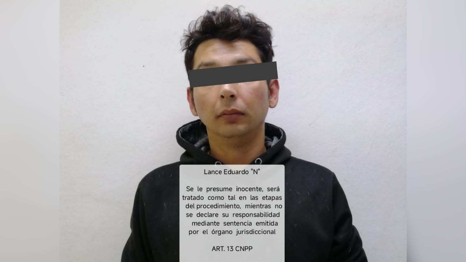 Policía Municipal detiene a Lance Eduardo por circular en vehículo con reporte de robo, en Mazatlán