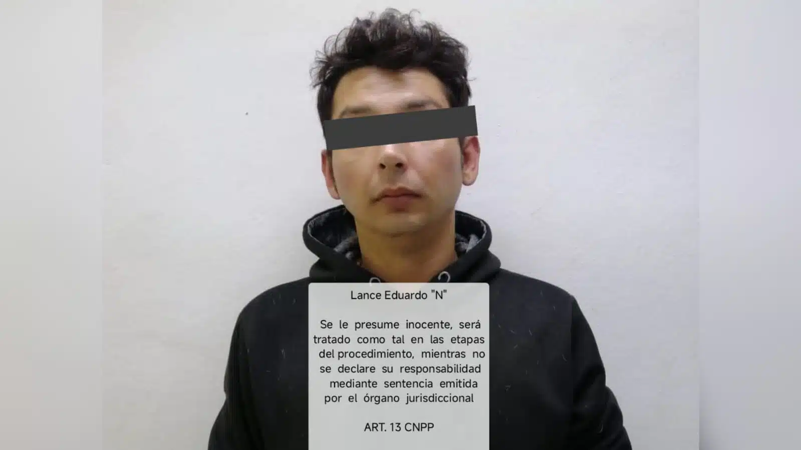 Policía Municipal detiene a Lance Eduardo por circular en vehículo con reporte de robo, en Mazatlán