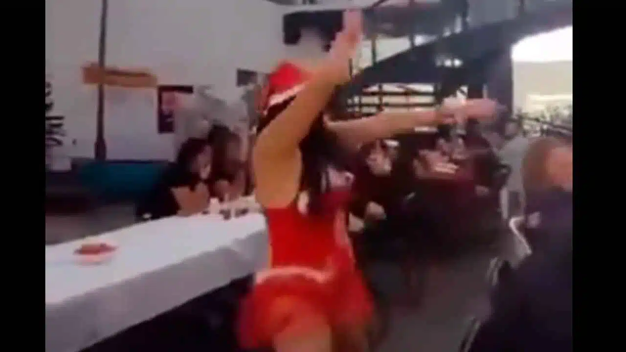 Policías en Veracruz celebran posada con bailarina exótica y se vuelven virales