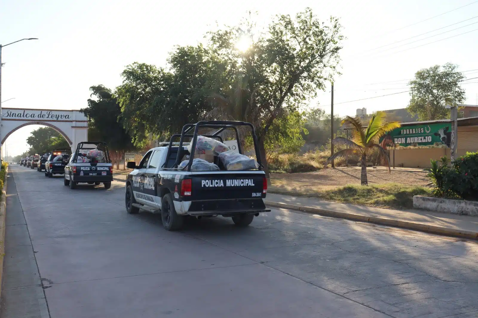 Oficiales de Seguridad Pública del municipio de Sinaloa repartieron juguetes para los niños comunidades vulnerables en esta Navidad