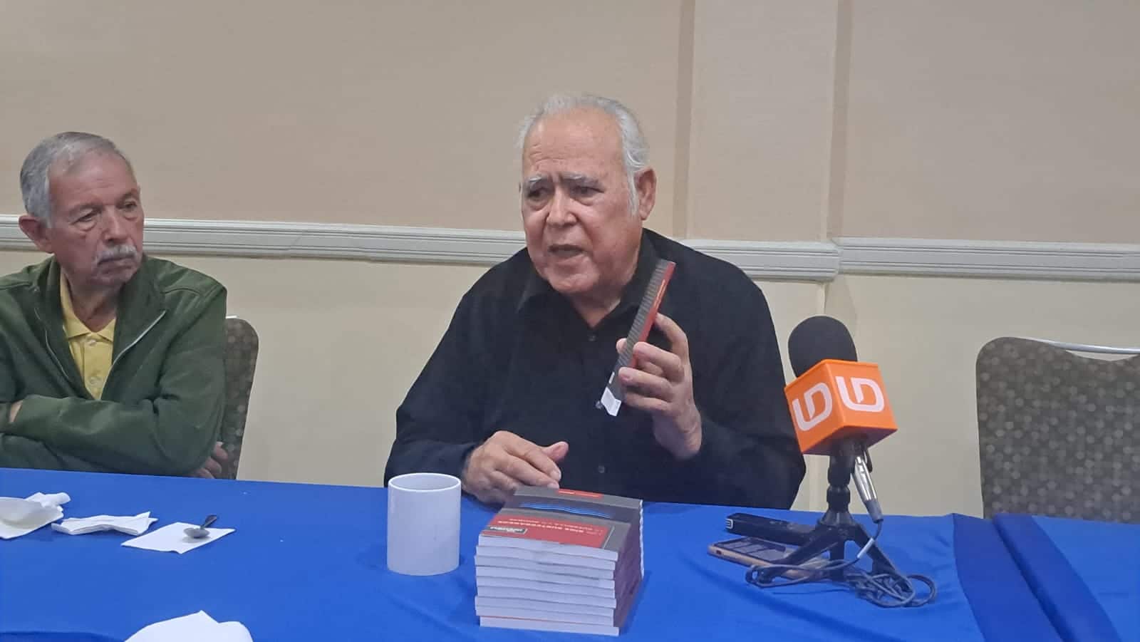 Presentación de libro sobre la historia de la guerrilla de los 60's y 70's en México por Juan Aguado Franco