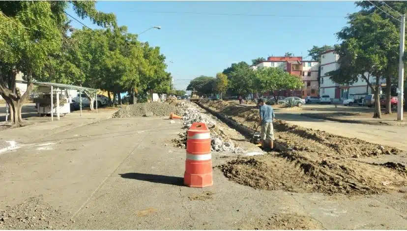 Rehabilitación de alcantarillado en el Infonavit El Conchi.