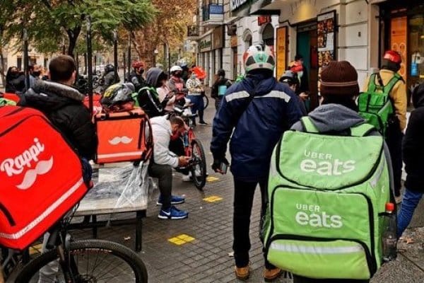Senado impulsa derechos laborales para 700 mil trabajadores de plataformas digitales