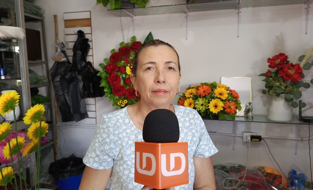 Entrevista de Línea Directa a los clientes del Local al frente del mercado municipal Pino Suárez